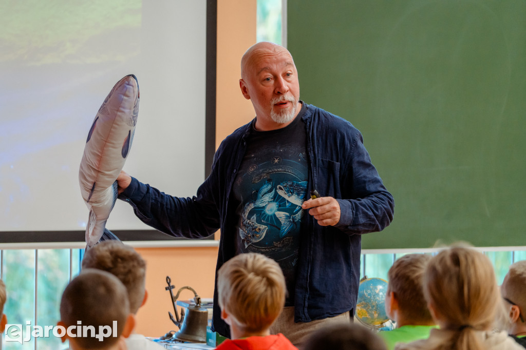 Pisarz i podróżnik Łukasz Wierzbicki spotkał się z uczniami w Jarocinie