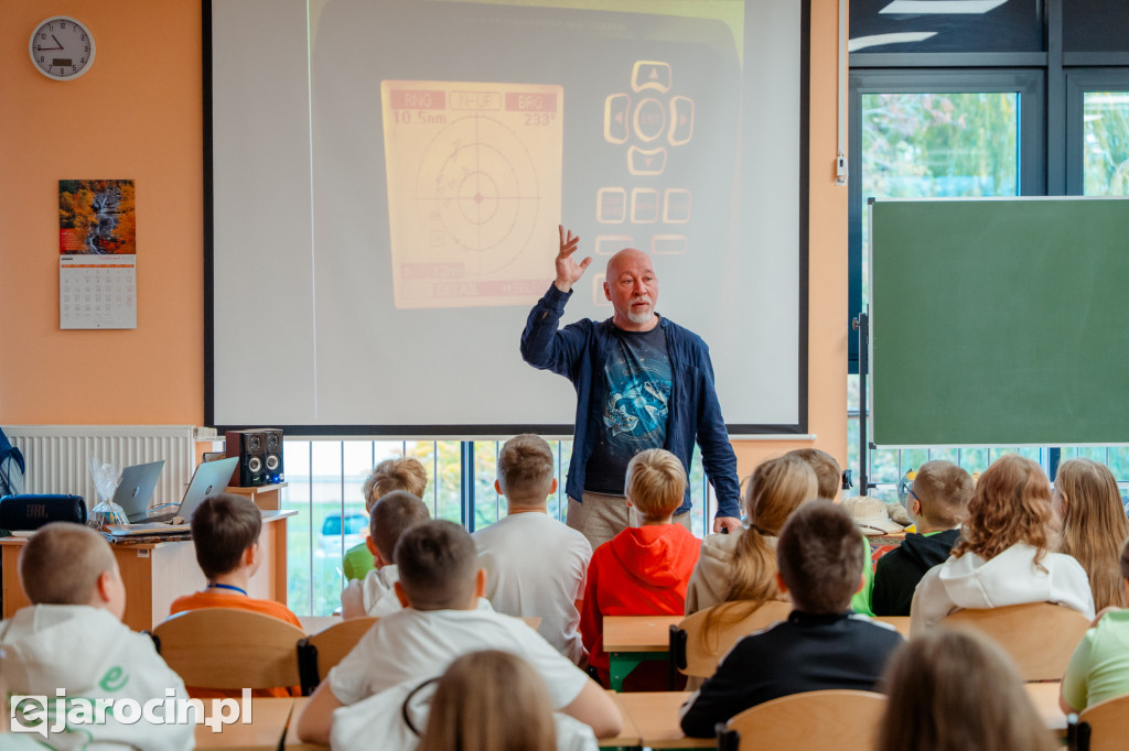 Pisarz i podróżnik Łukasz Wierzbicki spotkał się z uczniami w Jarocinie