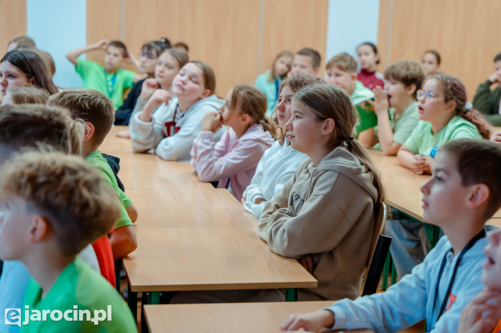 Pisarz i podróżnik Łukasz Wierzbicki spotkał się z uczniami w Jarocinie