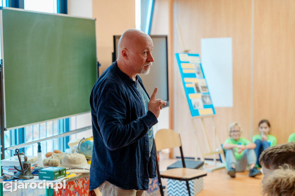 Pisarz i podróżnik Łukasz Wierzbicki spotkał się z uczniami w Jarocinie