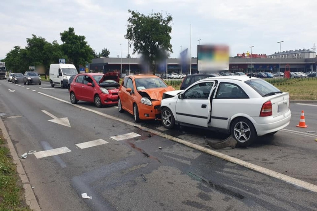 Zderzenie na ul. Powstańców w Jarocinie