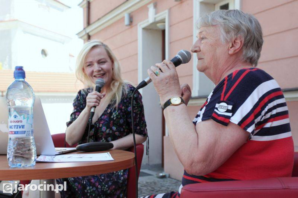 Tropikalny raj dla czytelników przy Gołębiej
