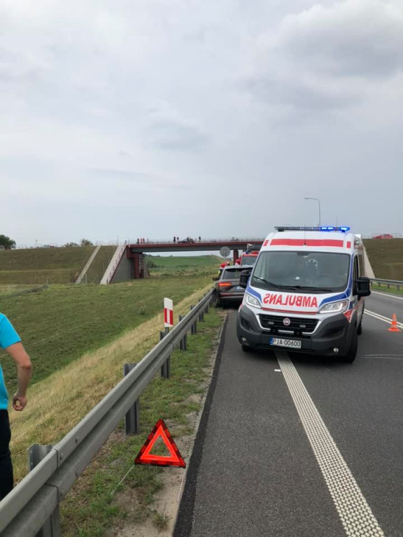Audi roztrzaskane na obwodnicy