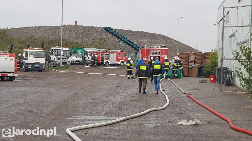 Akcja strażaków na terenie ZGO-WCR
