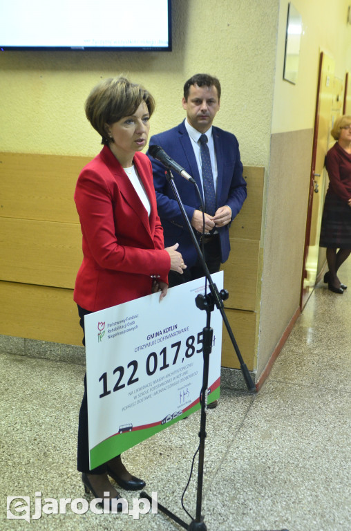 Pieniądze na windę w szkole w Kotlinie