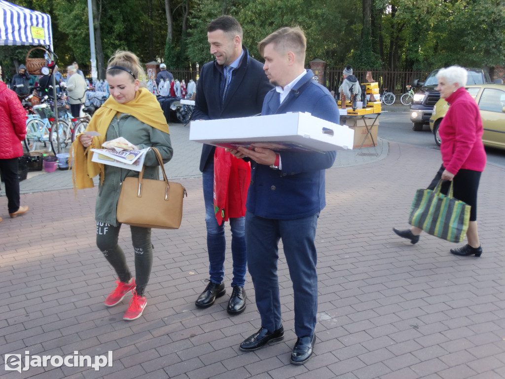 Kandydaci Lewicy na targowisku