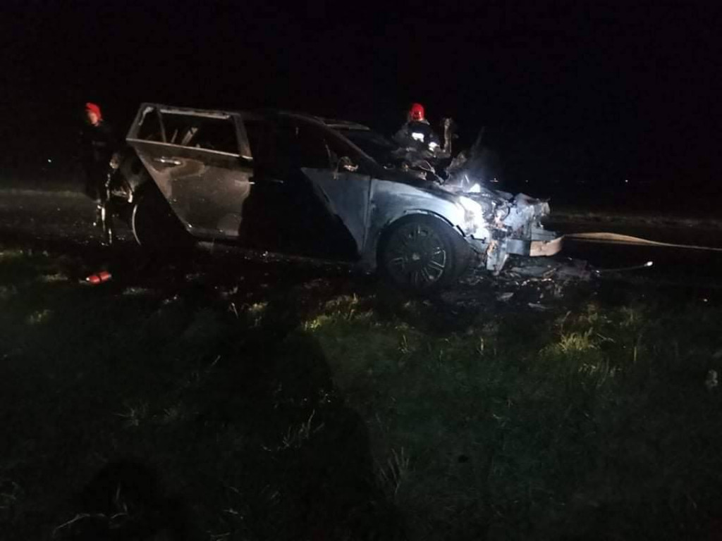 Pożar samochodu na drodze