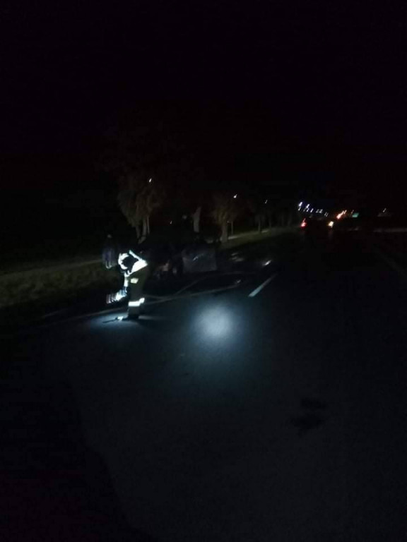 Pożar samochodu na drodze