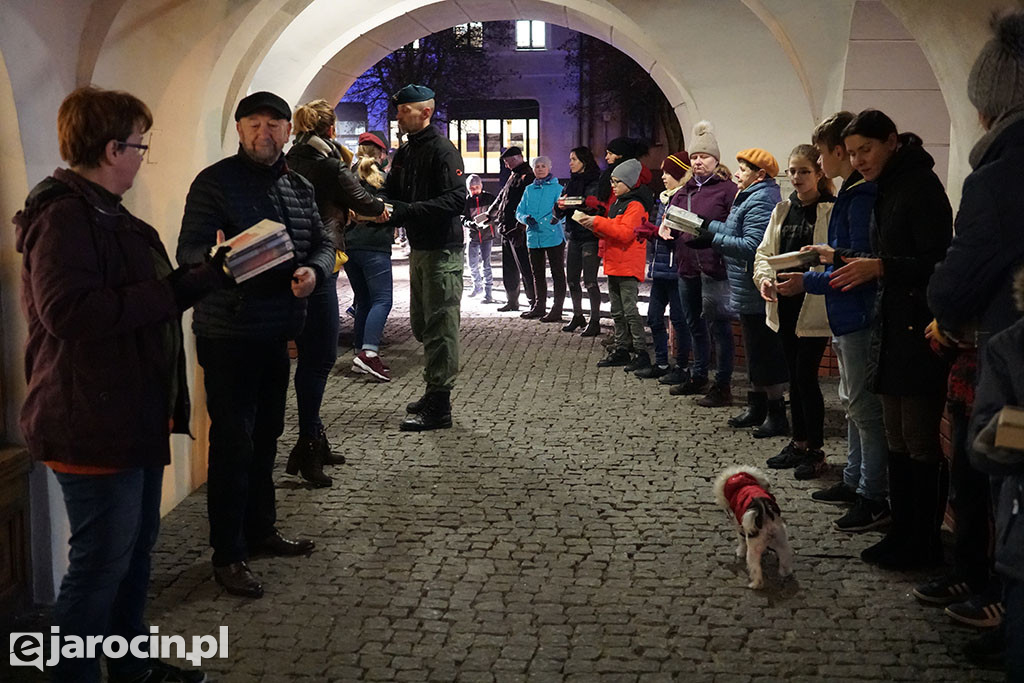 Podaj... książkę