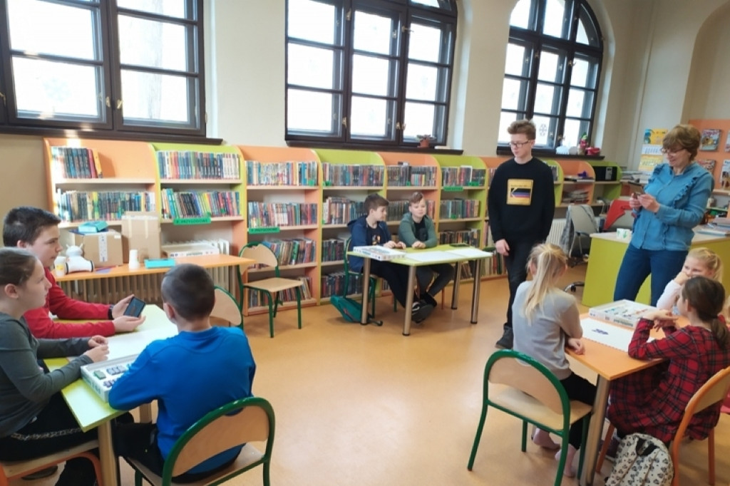 Zakodowany drugi tydzień ferii w bibliotece