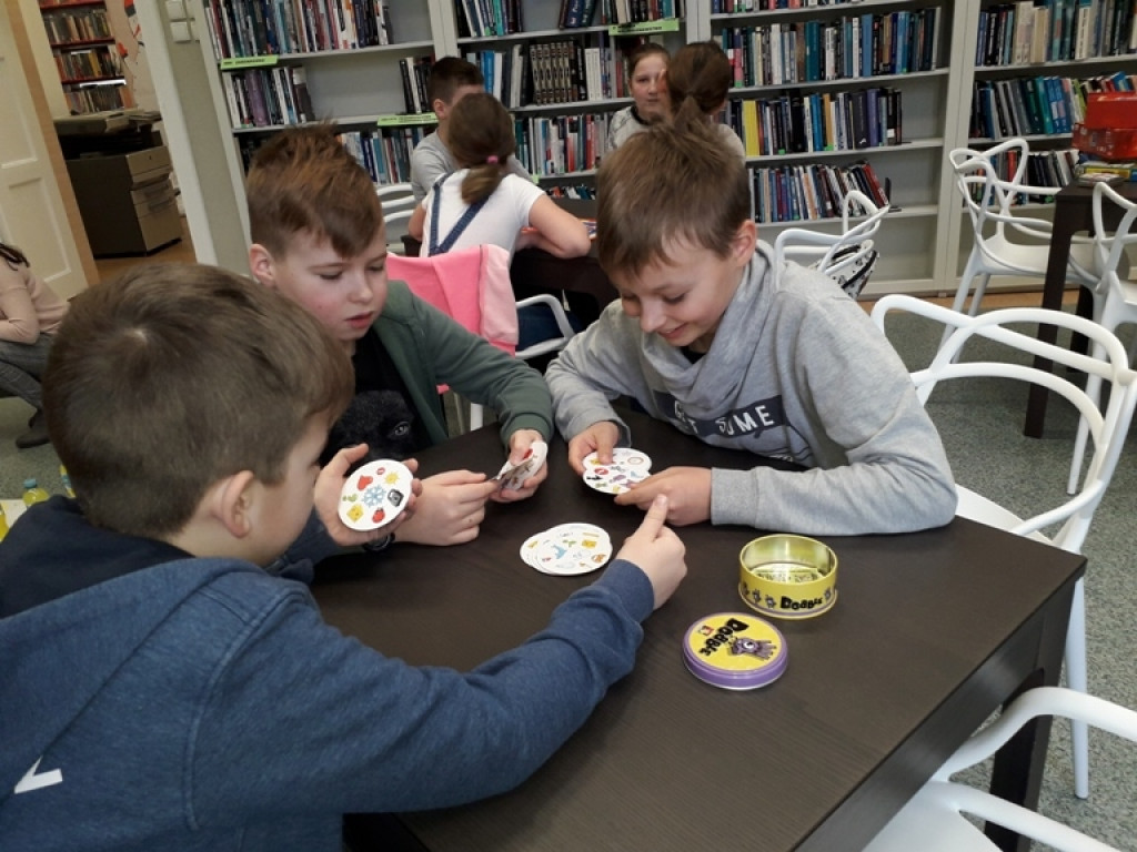 Zakodowany drugi tydzień ferii w bibliotece
