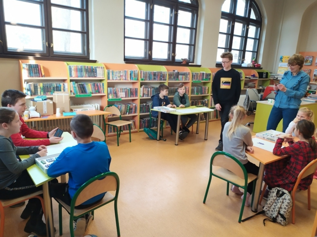 Zakodowany drugi tydzień ferii w bibliotece