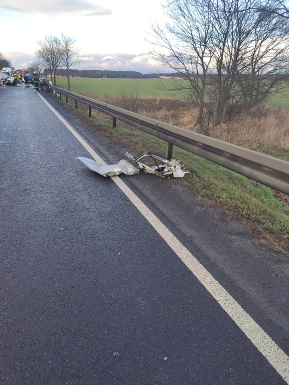 Wypadek z udziałem trzech samochodów na dk. 