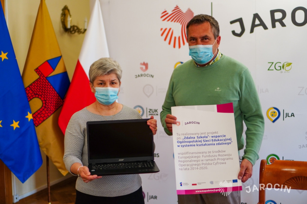 Laptopy dla uczniów jarocińskich szkół
