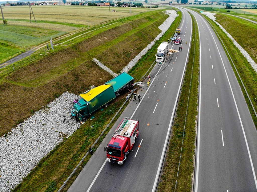 Zderzenie ciężarówek na obwodnicy Jarocina