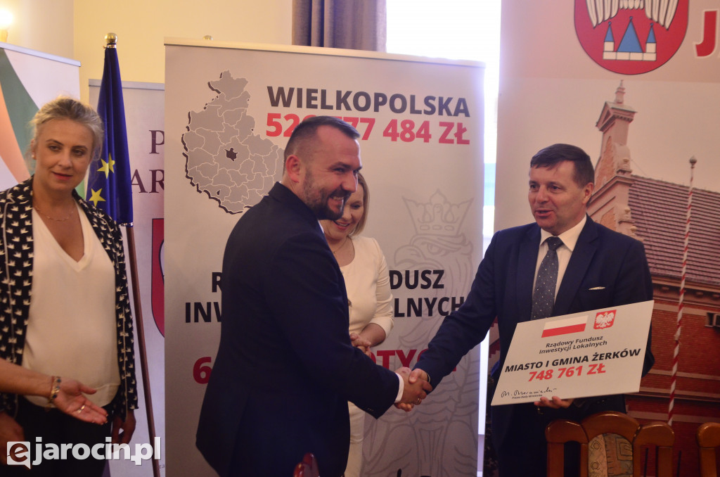 Rządowe pieniądze dla samorządów. Także w powiecie jarocińskim