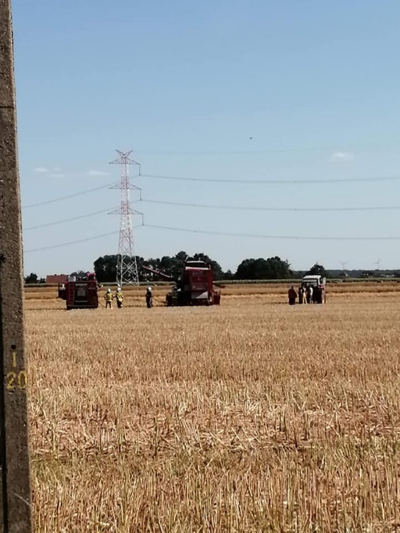 Pożar na polu w Dąbrowie. W trakcie prac rolniczych