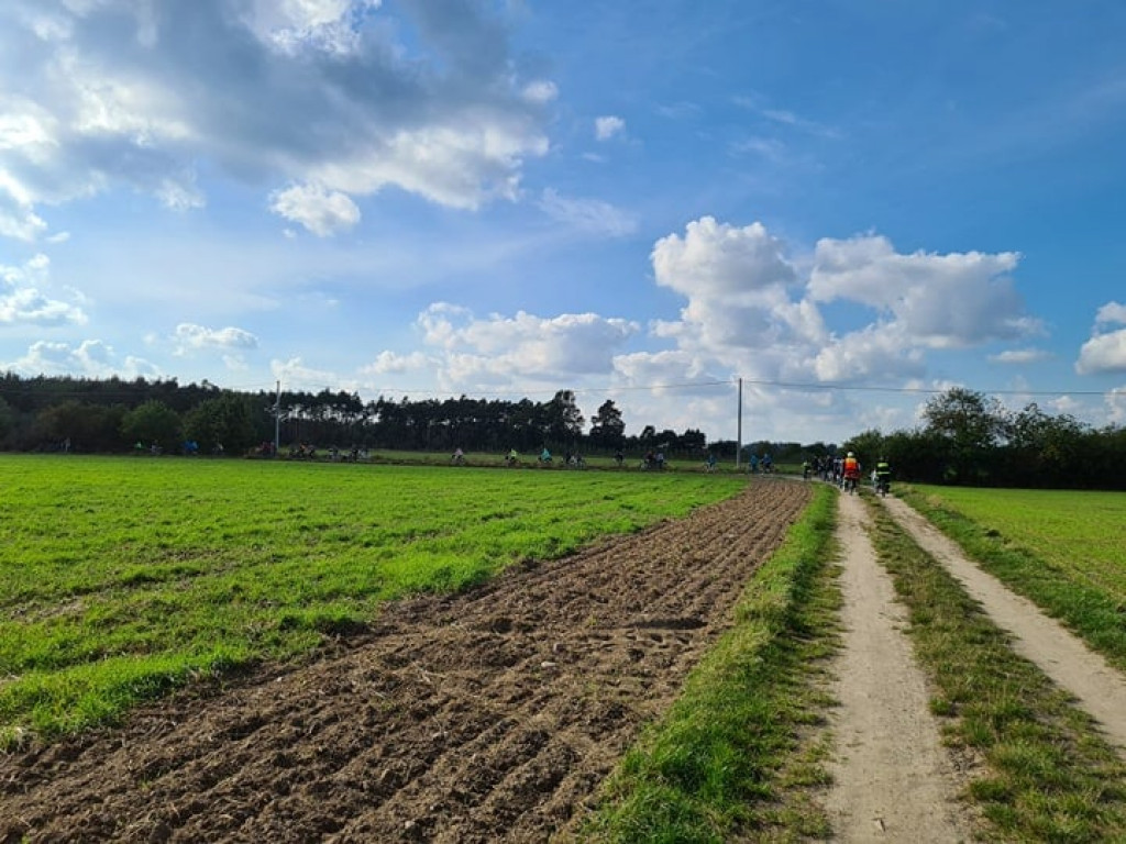 136 osób i 14 km na rowerach