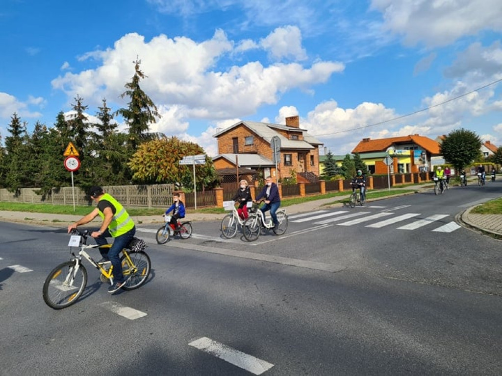 136 osób i 14 km na rowerach