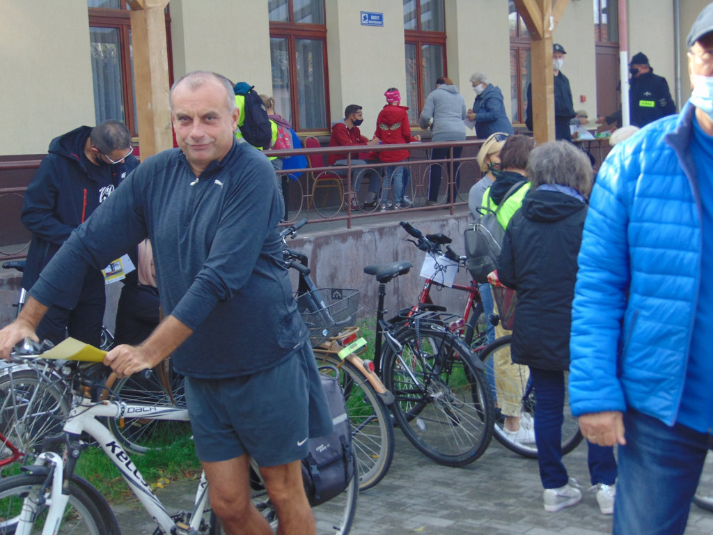136 osób i 14 km na rowerach