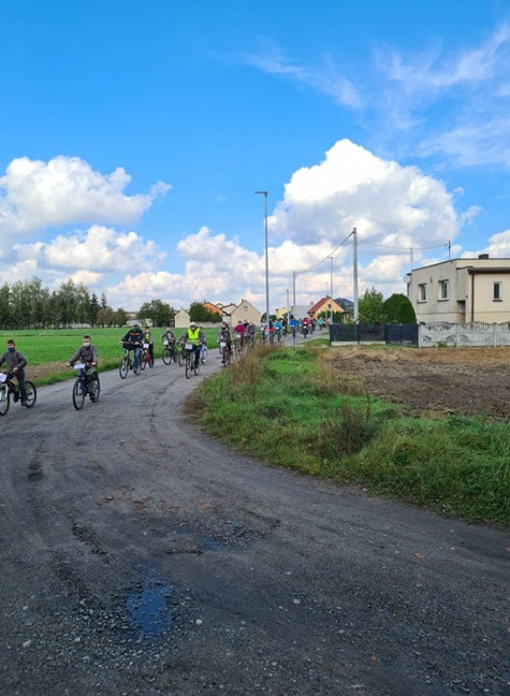 136 osób i 14 km na rowerach