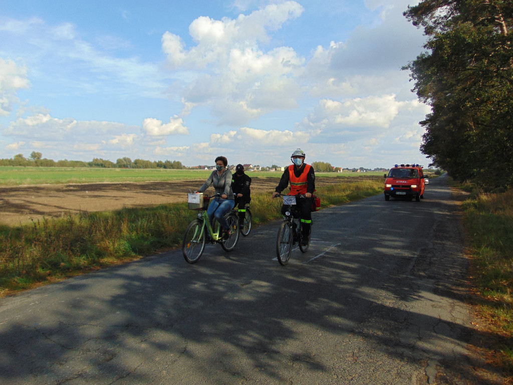 136 osób i 14 km na rowerach