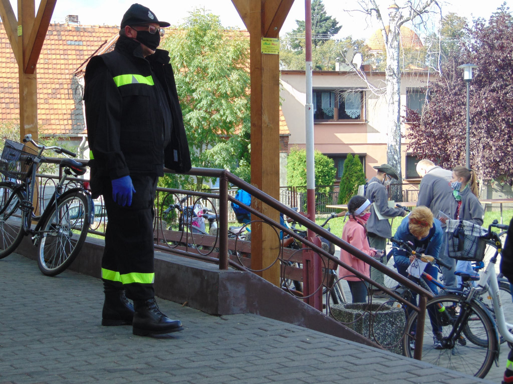 136 osób i 14 km na rowerach