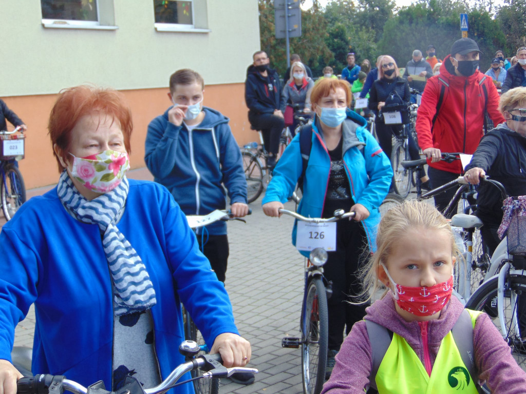 136 osób i 14 km na rowerach