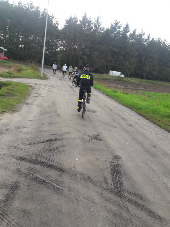 136 osób i 14 km na rowerach