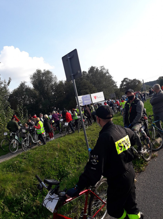 136 osób i 14 km na rowerach