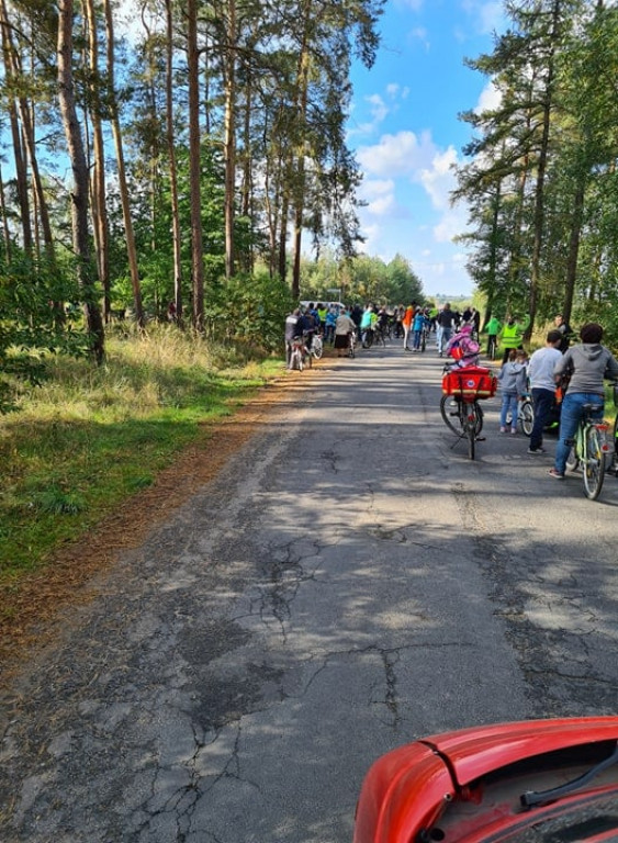 136 osób i 14 km na rowerach