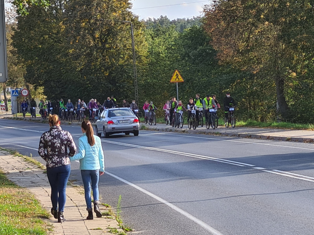 136 osób i 14 km na rowerach