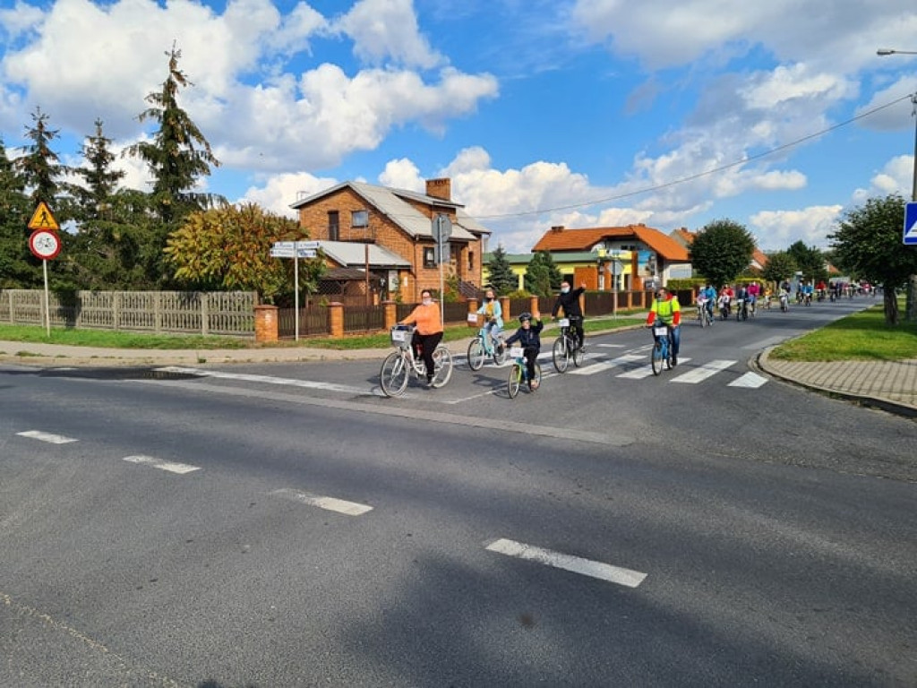 136 osób i 14 km na rowerach