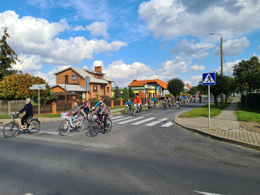 136 osób i 14 km na rowerach