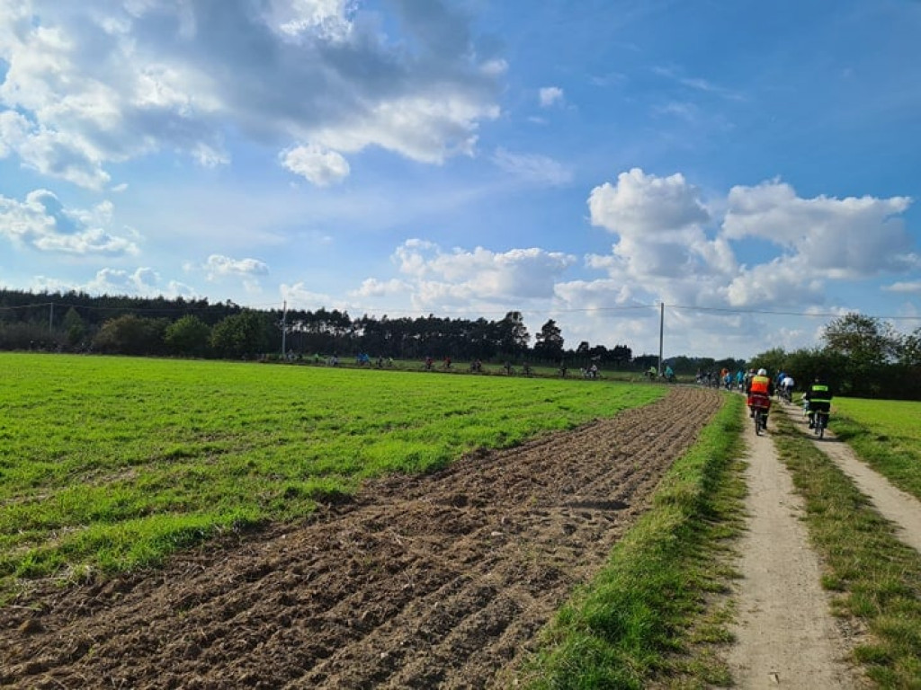 136 osób i 14 km na rowerach