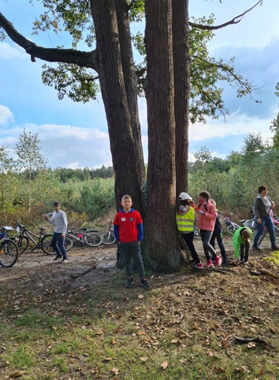 136 osób i 14 km na rowerach