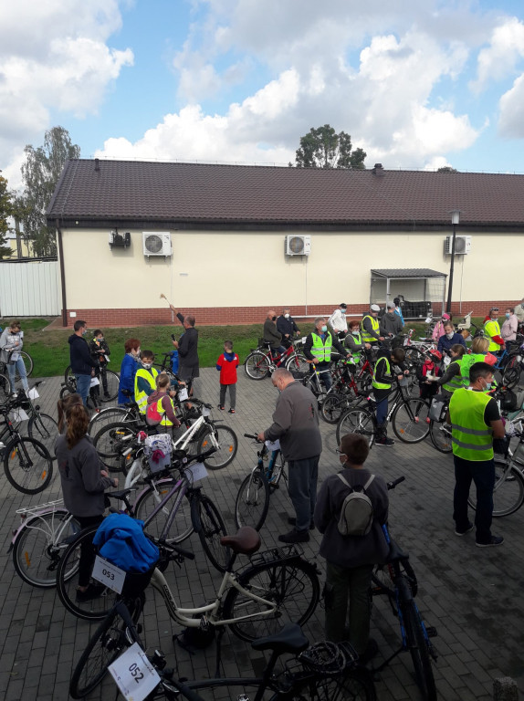 136 osób i 14 km na rowerach