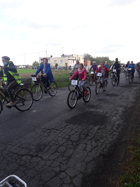 136 osób i 14 km na rowerach
