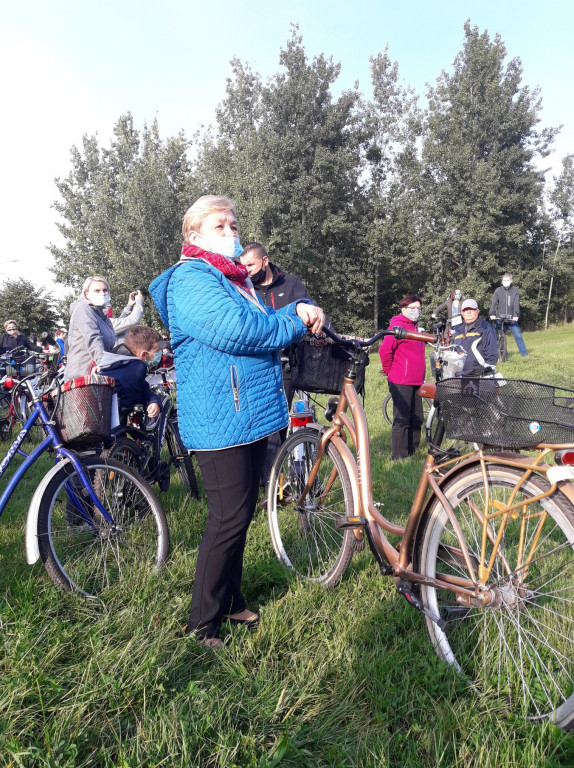 136 osób i 14 km na rowerach