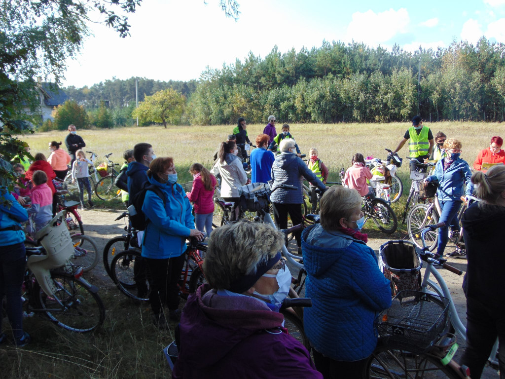 136 osób i 14 km na rowerach