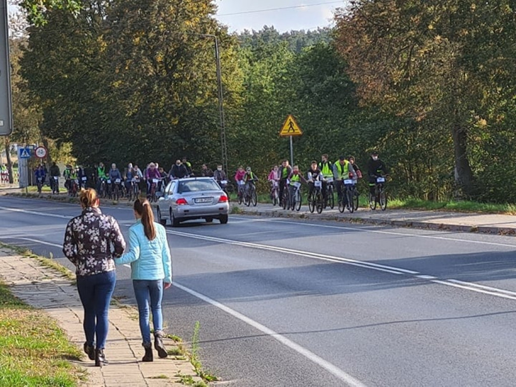 136 osób i 14 km na rowerach