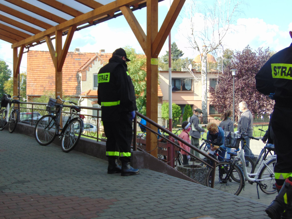 136 osób i 14 km na rowerach