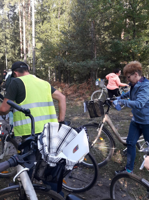 136 osób i 14 km na rowerach