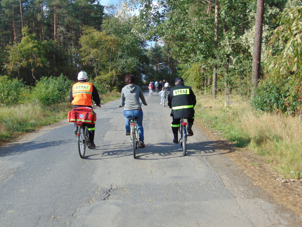136 osób i 14 km na rowerach
