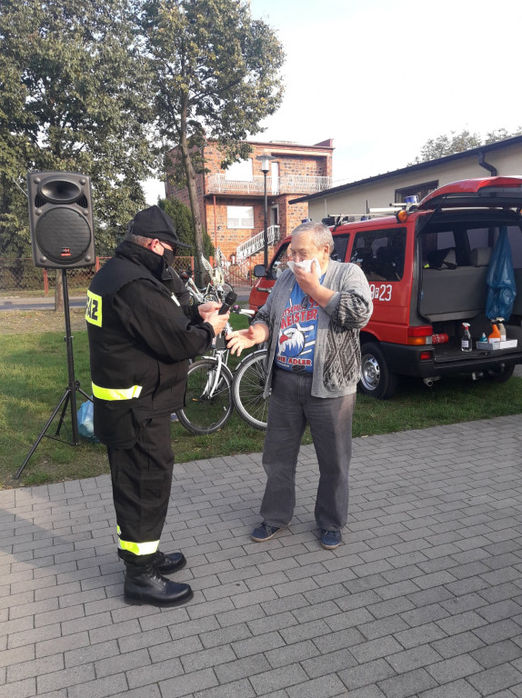 136 osób i 14 km na rowerach