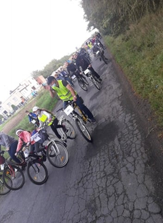 136 osób i 14 km na rowerach