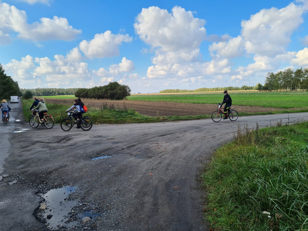136 osób i 14 km na rowerach
