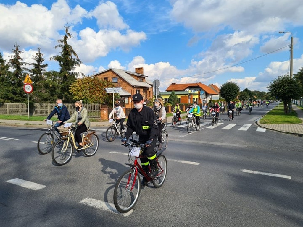 136 osób i 14 km na rowerach