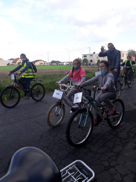 136 osób i 14 km na rowerach