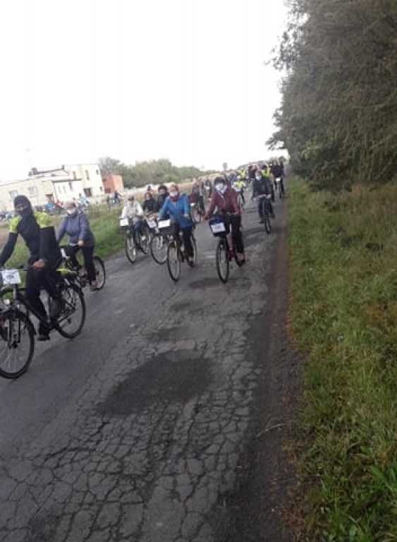 136 osób i 14 km na rowerach